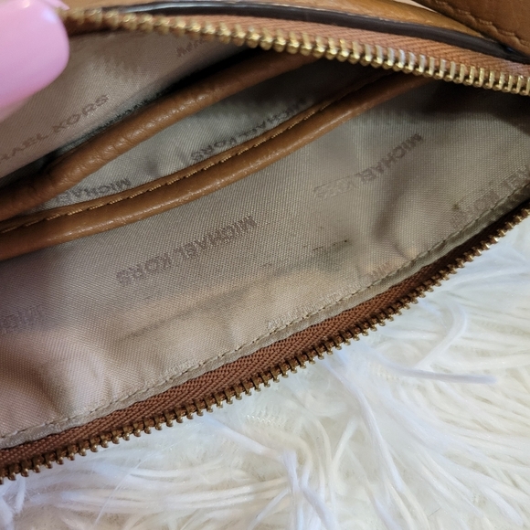 Michael Kors Brown Small crossbody bag - Picture 9 of 16